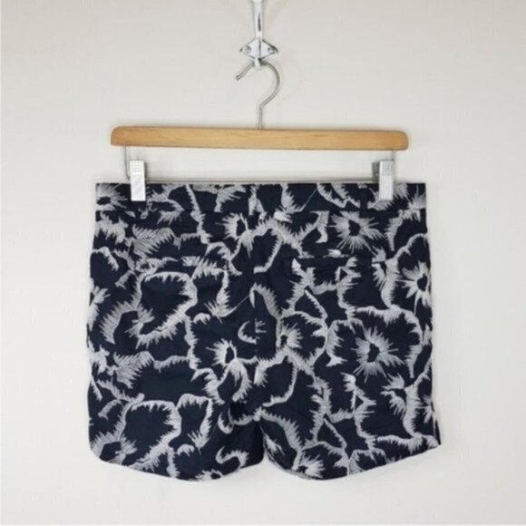 Banana Republic | Black & Tan Floral  Embroidered Shorts Size 2 - Picture 3 of 4